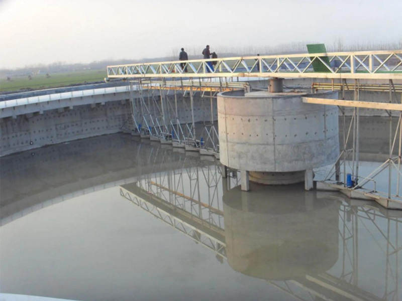 中心傳動刮泥機(jī)